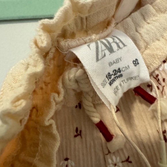 Zara baby pants - Picture 2 of 3